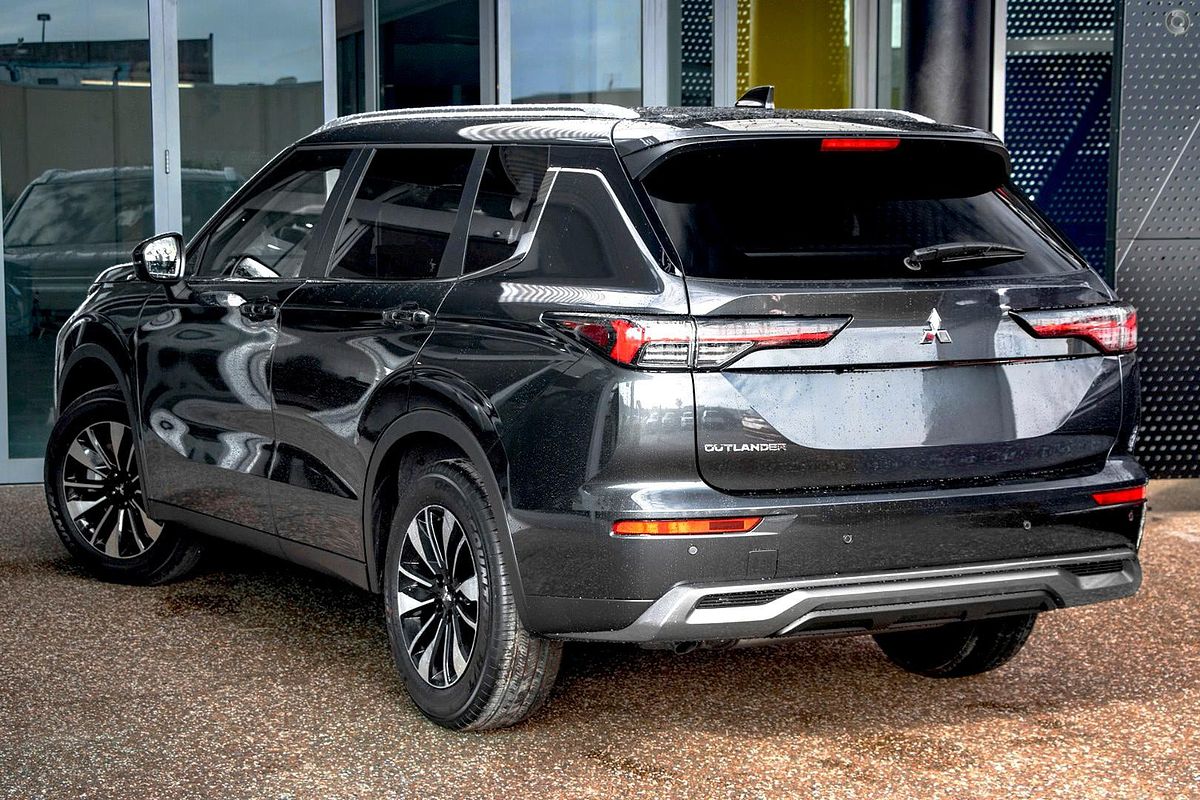 2025 Mitsubishi Outlander LS ZM