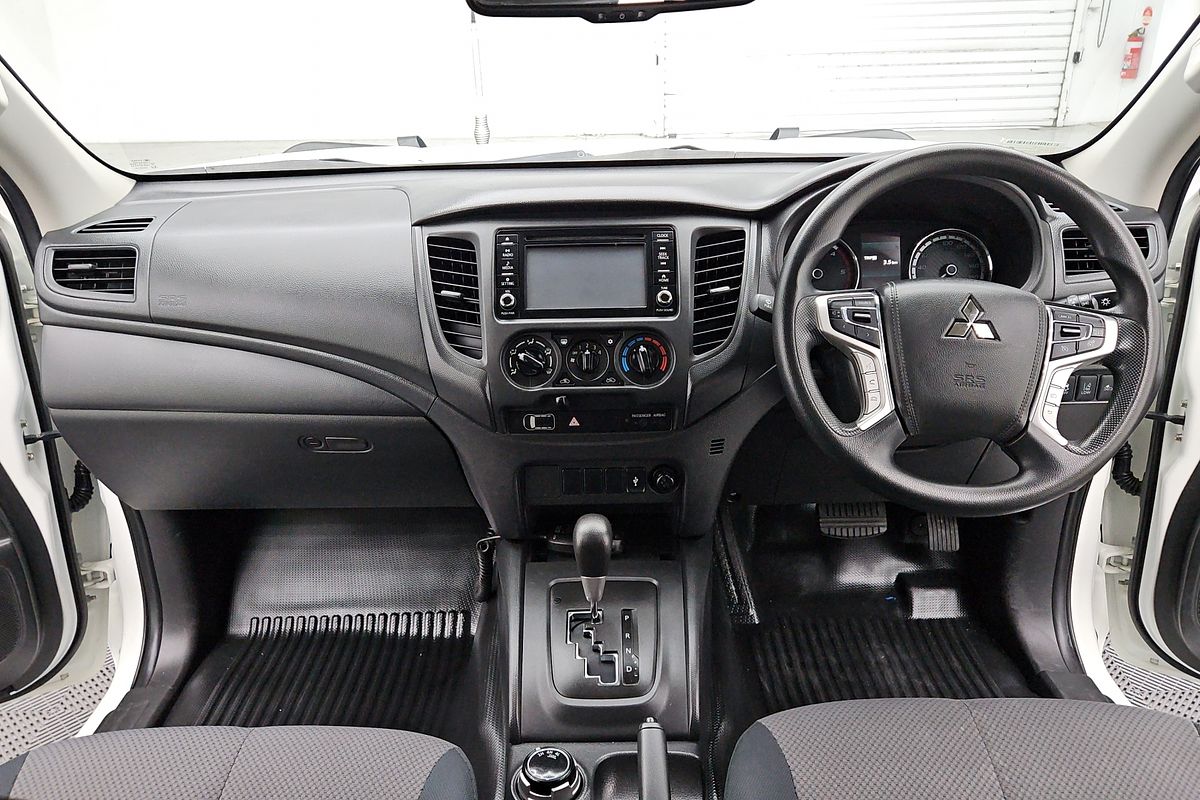 2021 Mitsubishi Triton GLX MR 4X4
