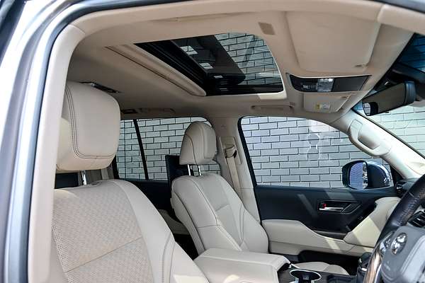 2023 Toyota Landcruiser Sahara FJA300R