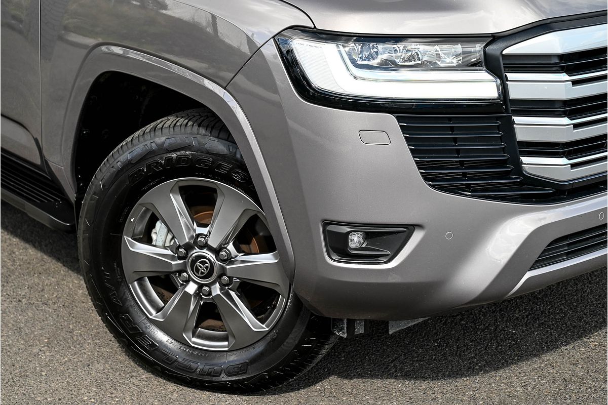 2023 Toyota Landcruiser Sahara FJA300R