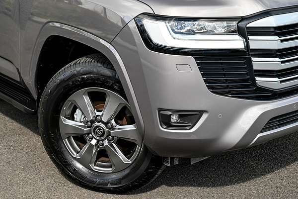2023 Toyota Landcruiser Sahara FJA300R