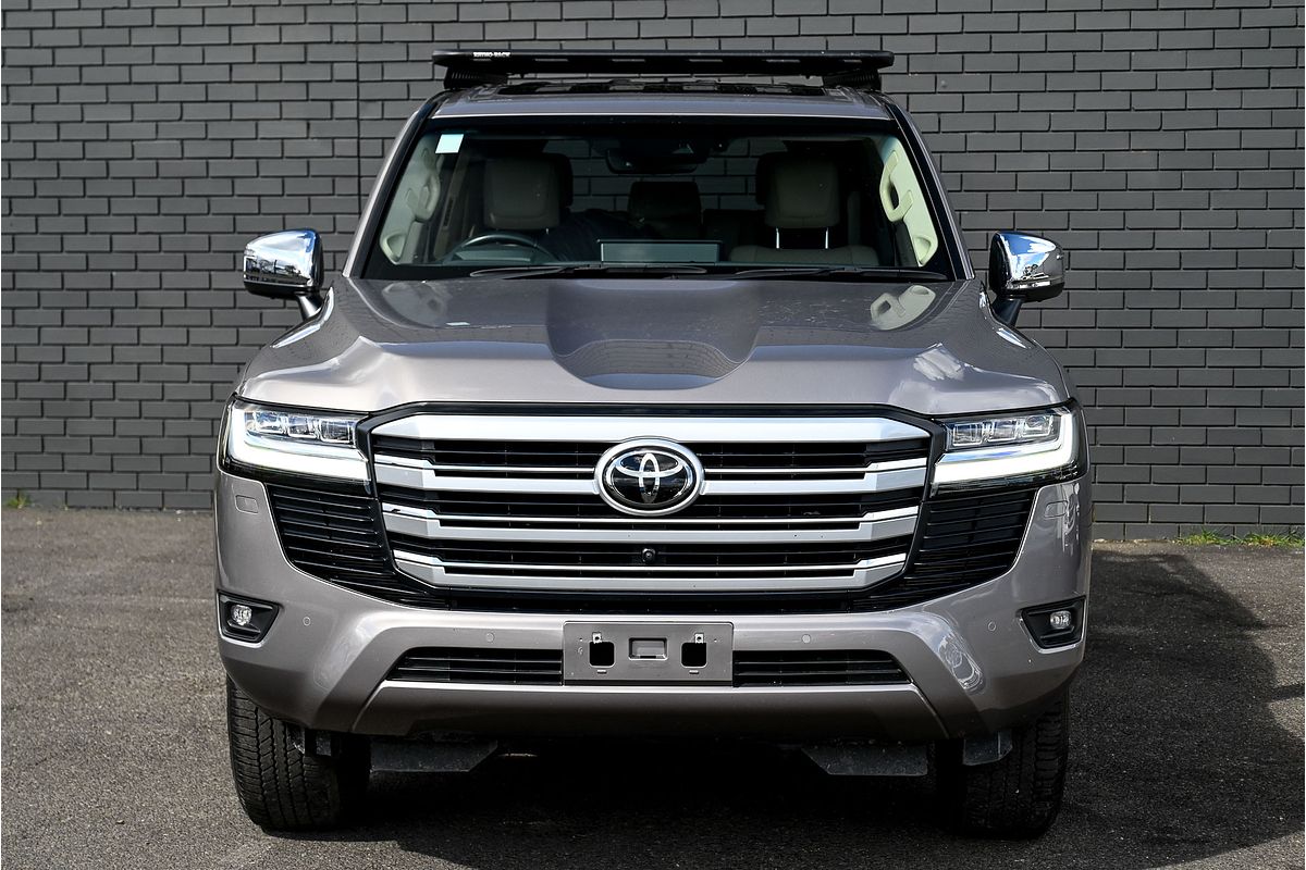 2023 Toyota Landcruiser Sahara FJA300R
