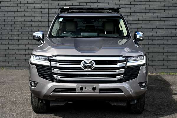 2023 Toyota Landcruiser Sahara FJA300R