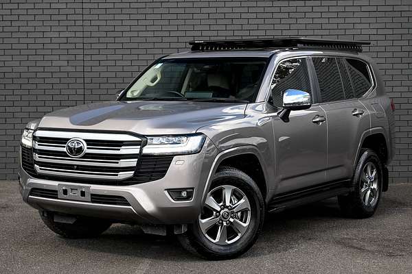 2023 Toyota Landcruiser Sahara FJA300R