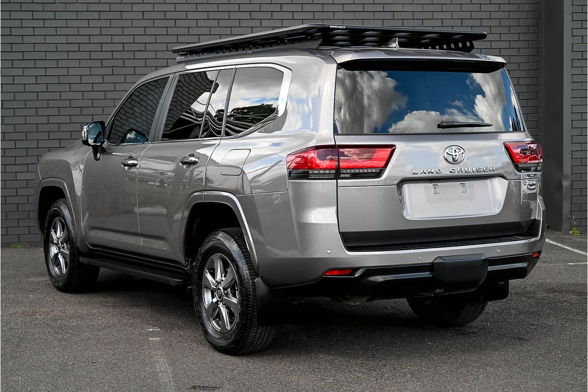 2023 Toyota Landcruiser Sahara FJA300R