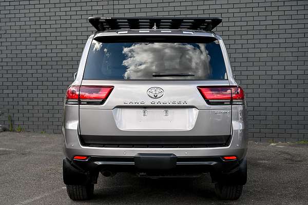 2023 Toyota Landcruiser Sahara FJA300R