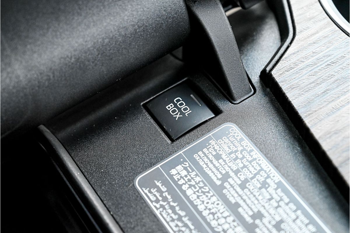 2023 Toyota Landcruiser Sahara FJA300R