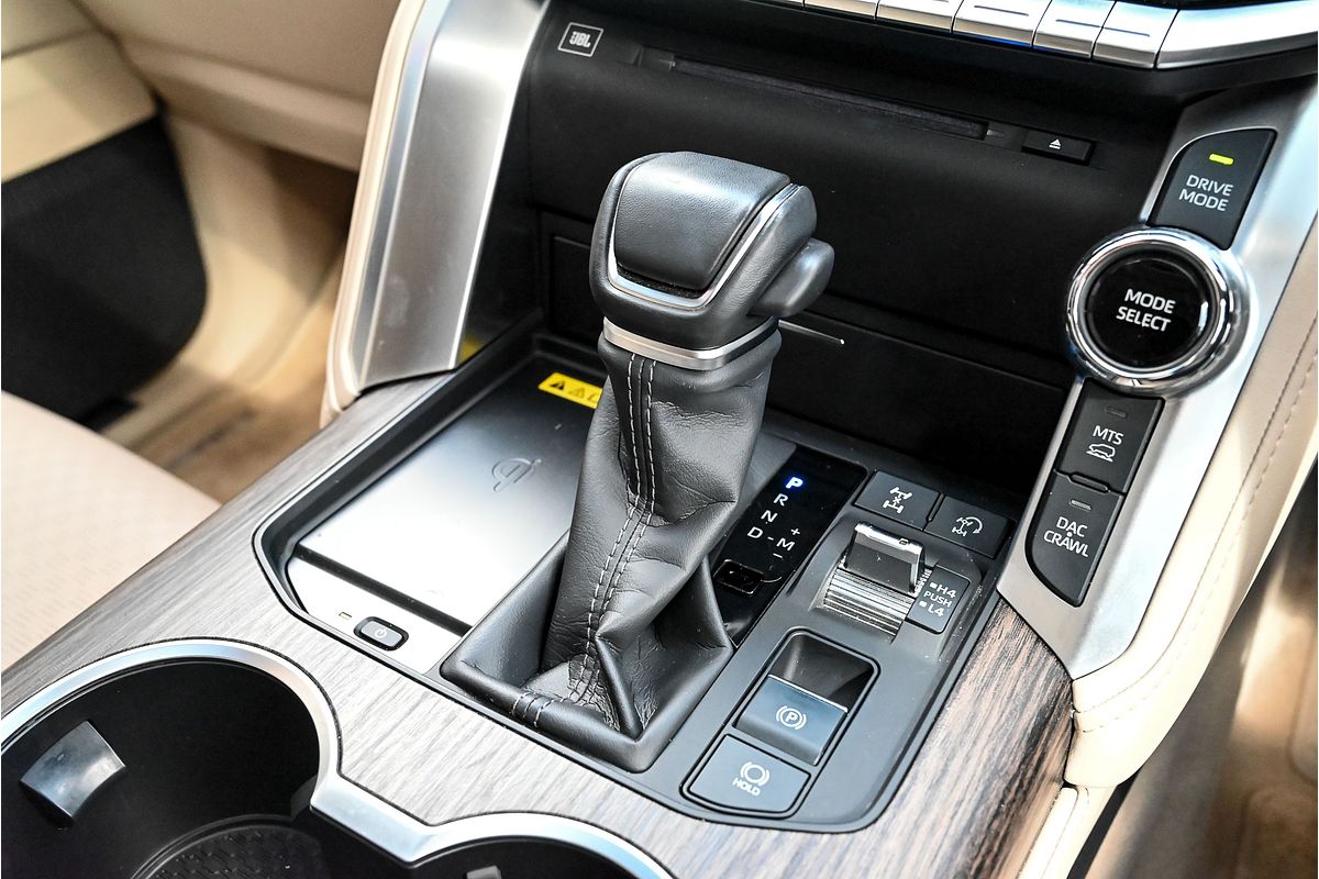 2023 Toyota Landcruiser Sahara FJA300R
