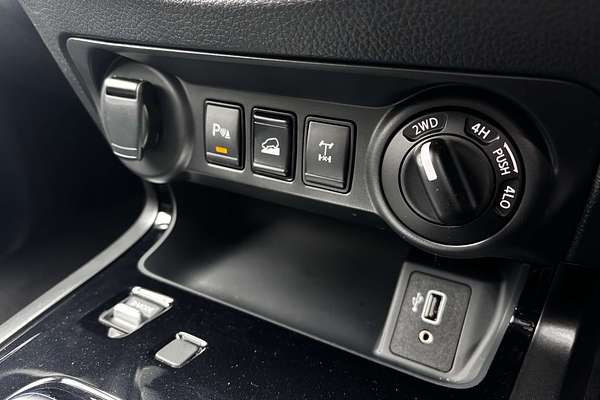 2024 Nissan Navara PRO-4X Warrior D23 4X4