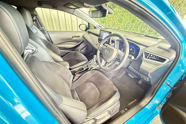 2019 Toyota Corolla ZR Hybrid ZWE211R
