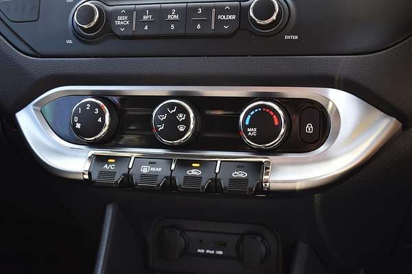 2013 Kia Rio S UB