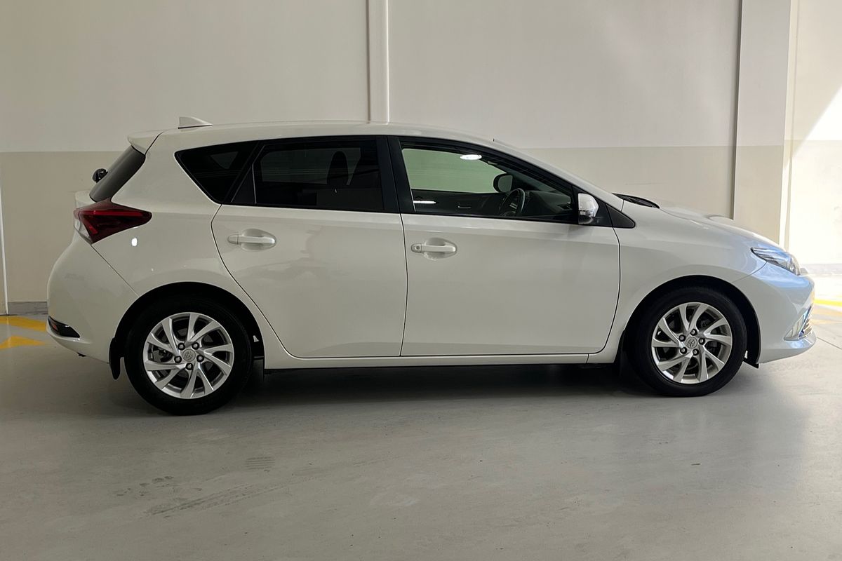 2017 Toyota Corolla Ascent Sport ZRE182R