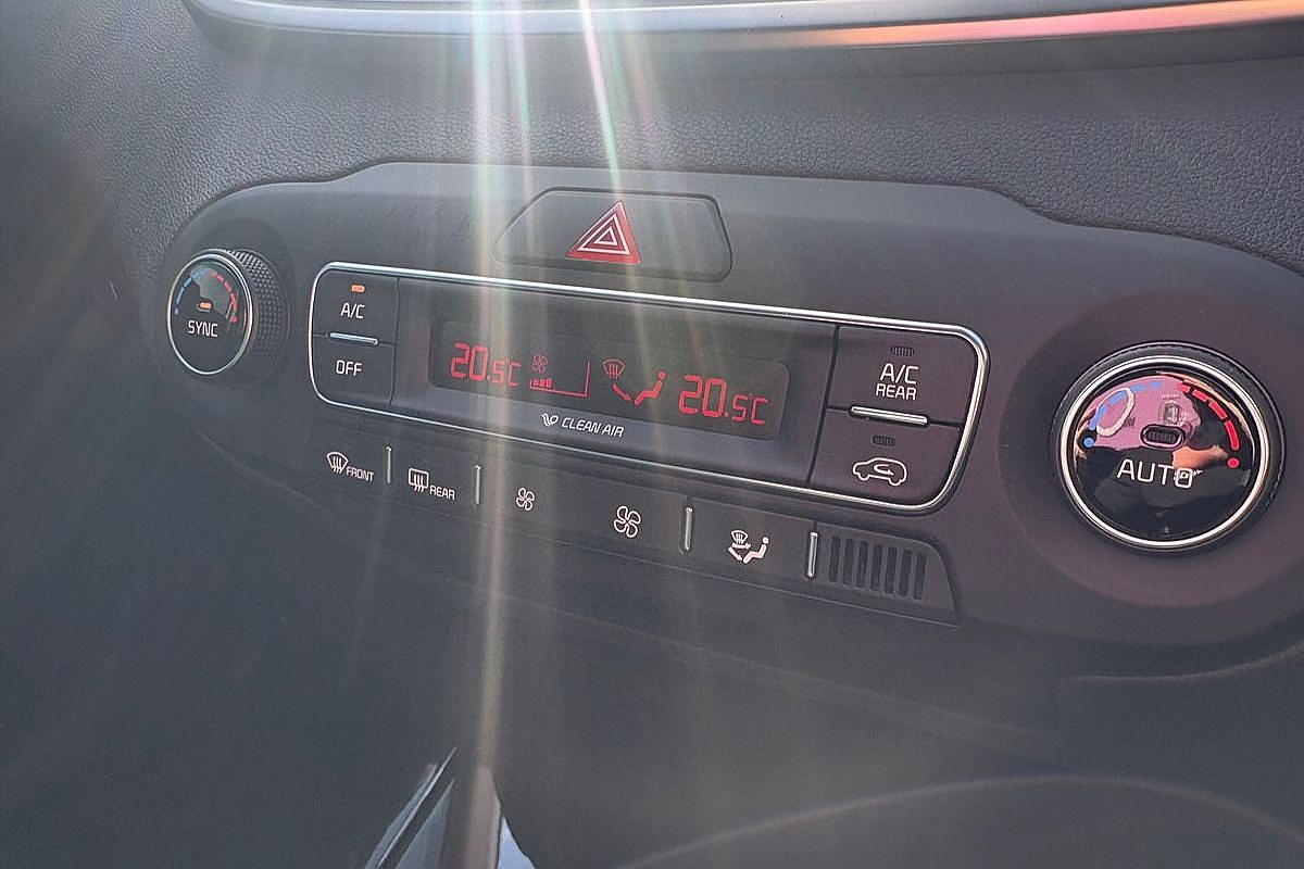 2019 Kia Sorento SLi UM