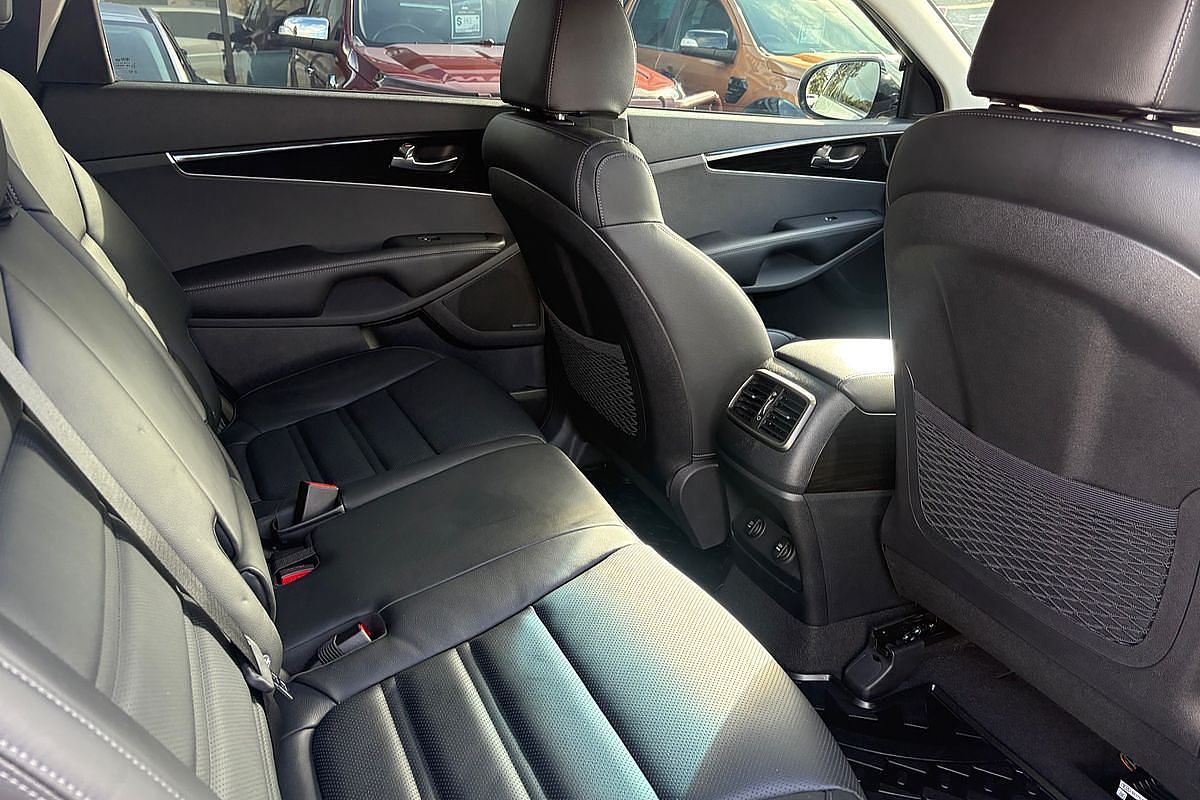2019 Kia Sorento SLi UM