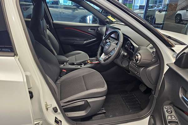 2024 Nissan JUKE ST-L F16