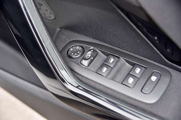 2014 Peugeot 208 Active A9