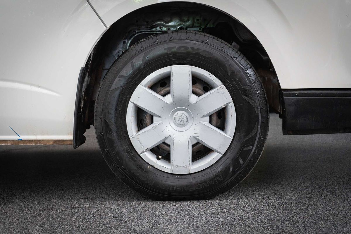 2015 Toyota Hiace KDH201R LWB