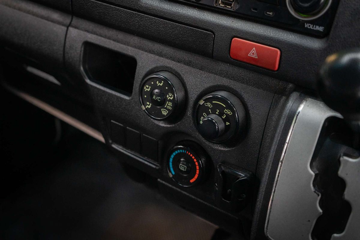2015 Toyota Hiace KDH201R LWB