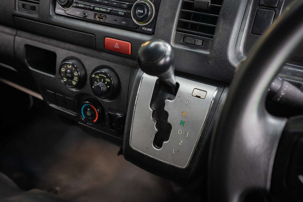 2015 Toyota Hiace KDH201R LWB