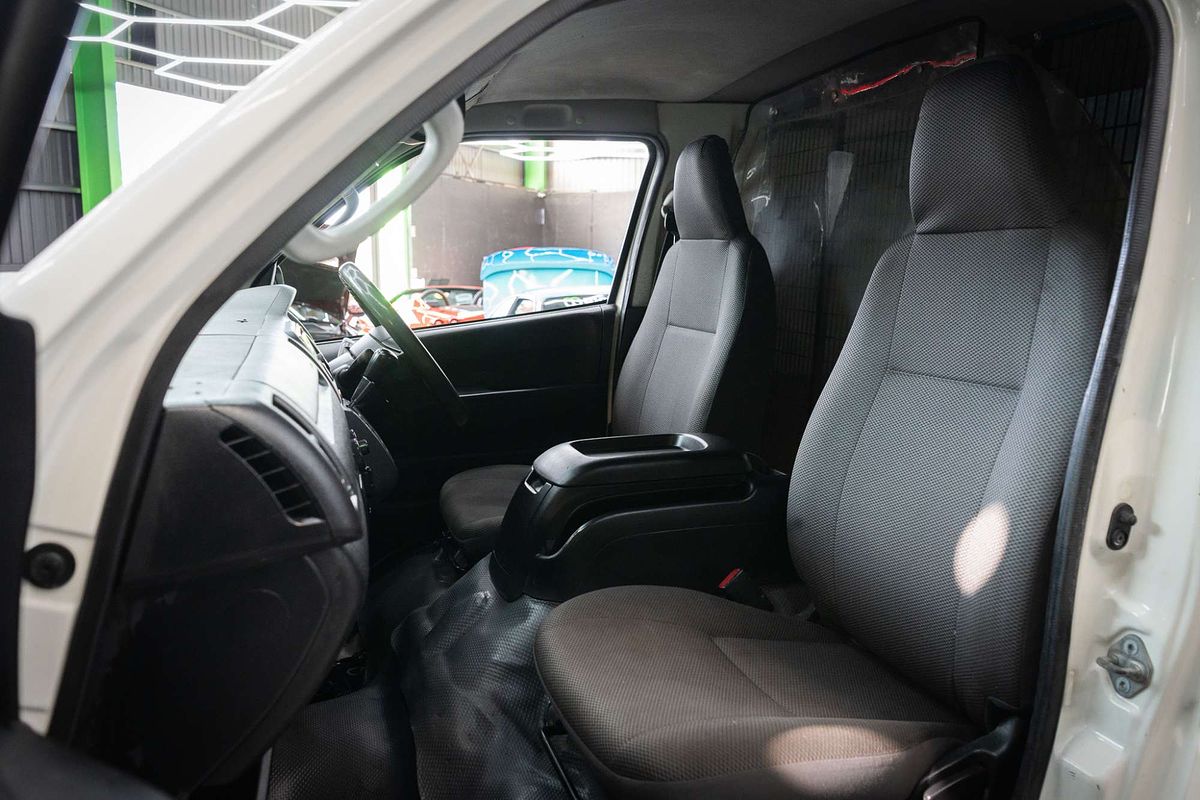 2015 Toyota Hiace KDH201R LWB