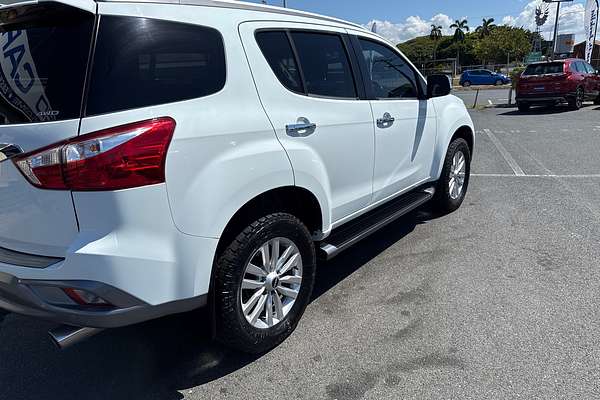 2017 Isuzu MU-X LS-T
