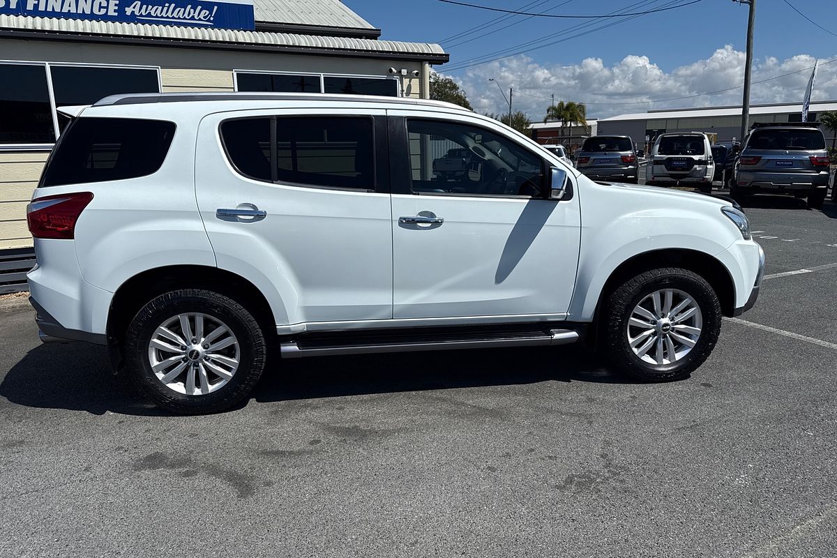 2017 Isuzu MU-X LS-T