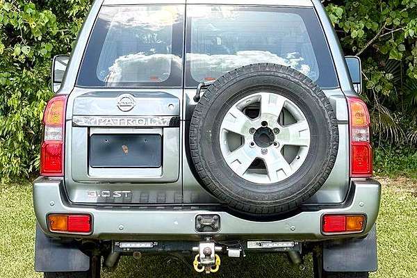 2009 Nissan Patrol ST-L GU 6
