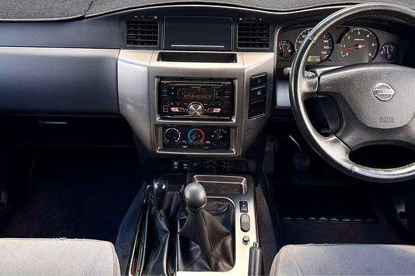 2009 Nissan Patrol ST-L GU 6