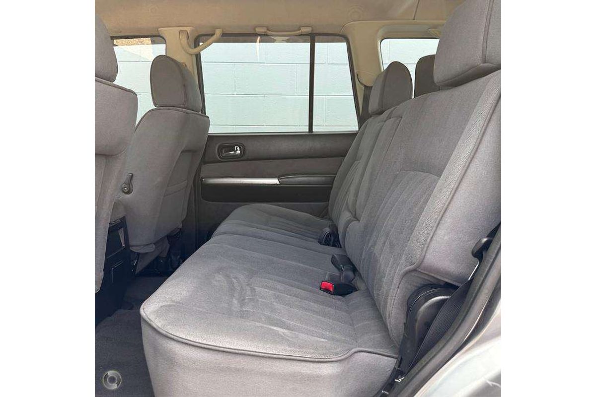 2009 Nissan Patrol ST-L GU 6