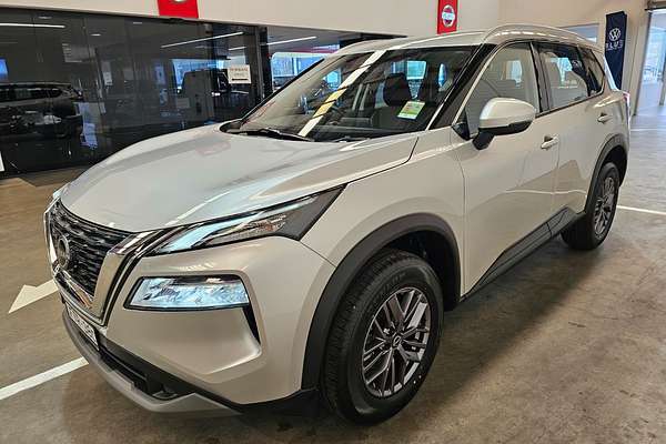 2025 Nissan X-TRAIL ST T33
