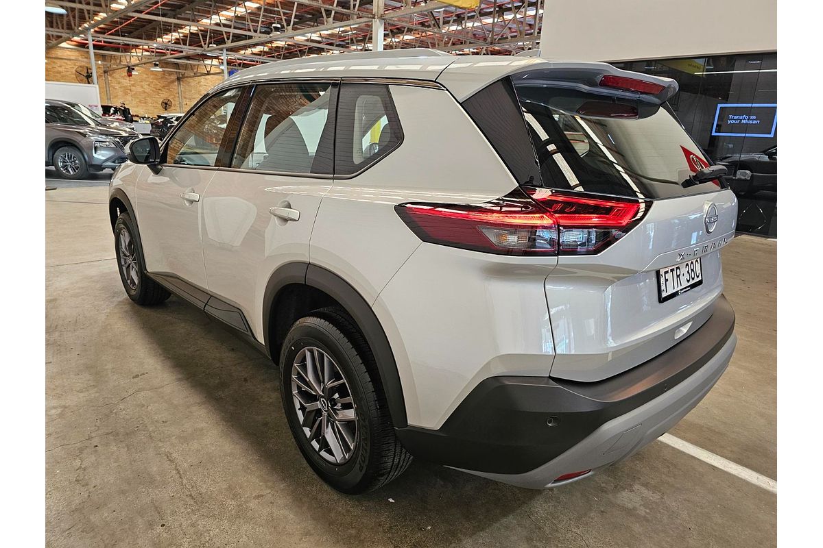 2025 Nissan X-TRAIL ST T33