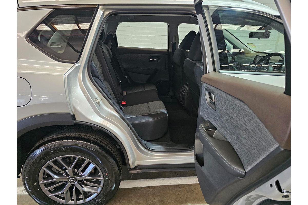 2025 Nissan X-TRAIL ST T33