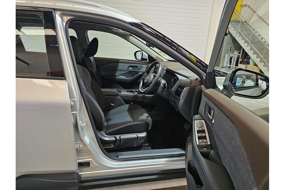 2025 Nissan X-TRAIL ST T33