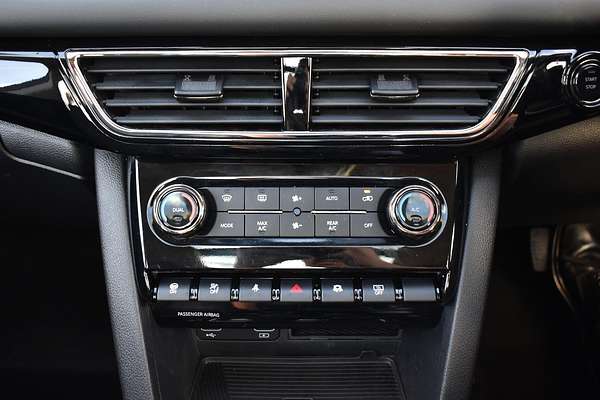 2025 Mahindra XUV700 AX7L