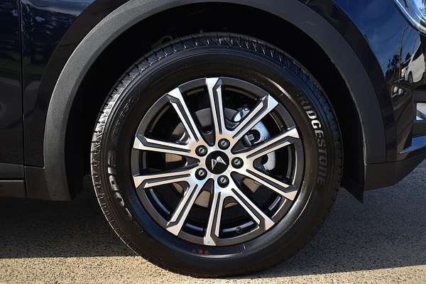 2025 Mahindra XUV700 AX7L