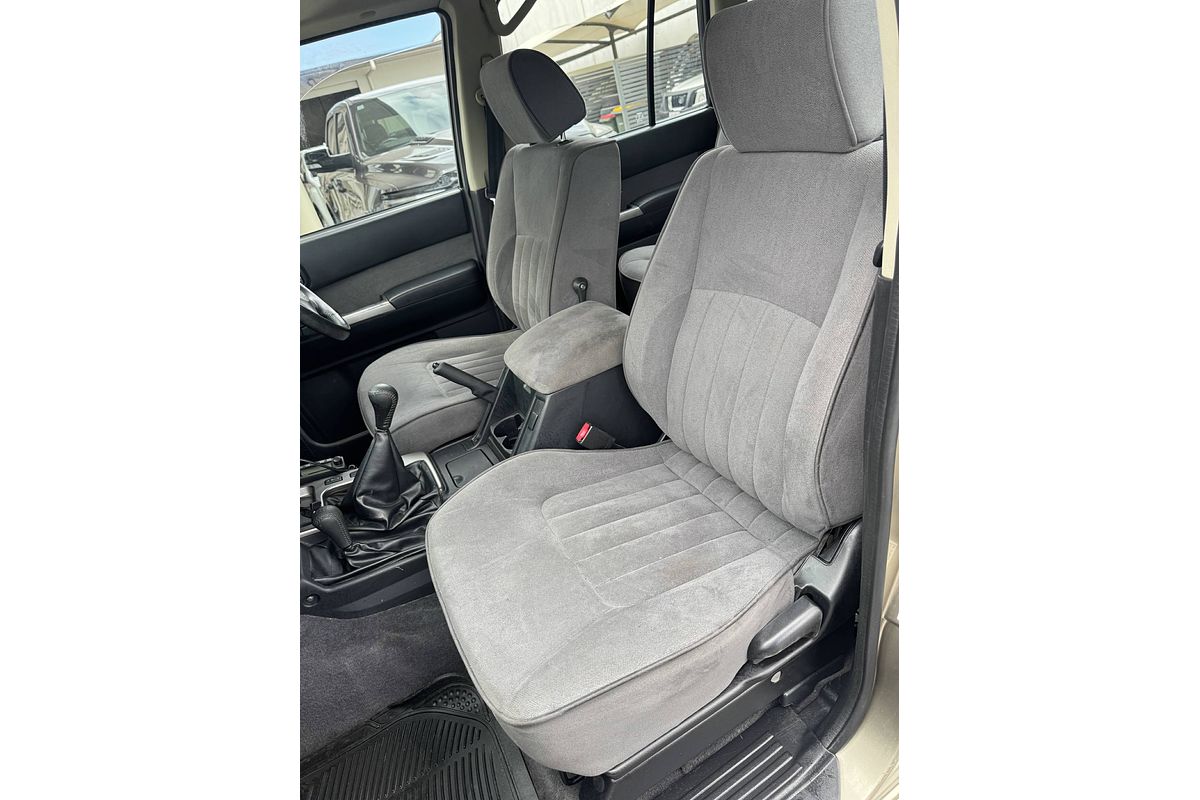 2012 Nissan Patrol ST GU 8