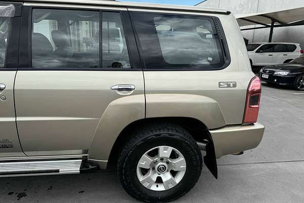 2012 Nissan Patrol ST GU 8