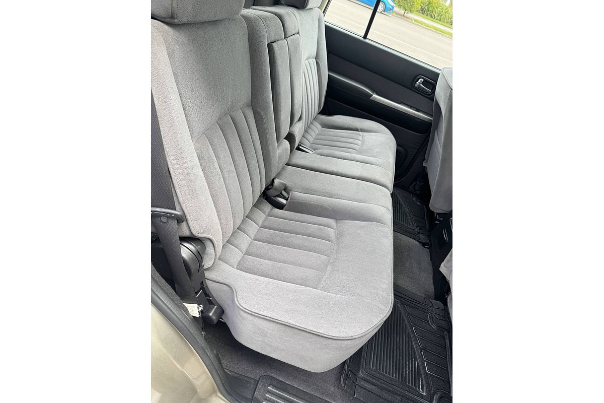 2012 Nissan Patrol ST GU 8