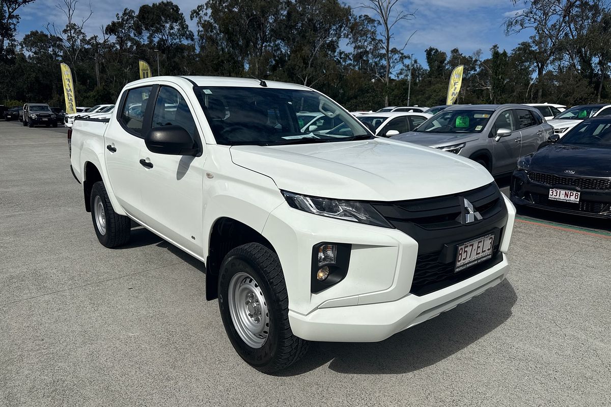 2022 Mitsubishi Triton GLX MR 4X4