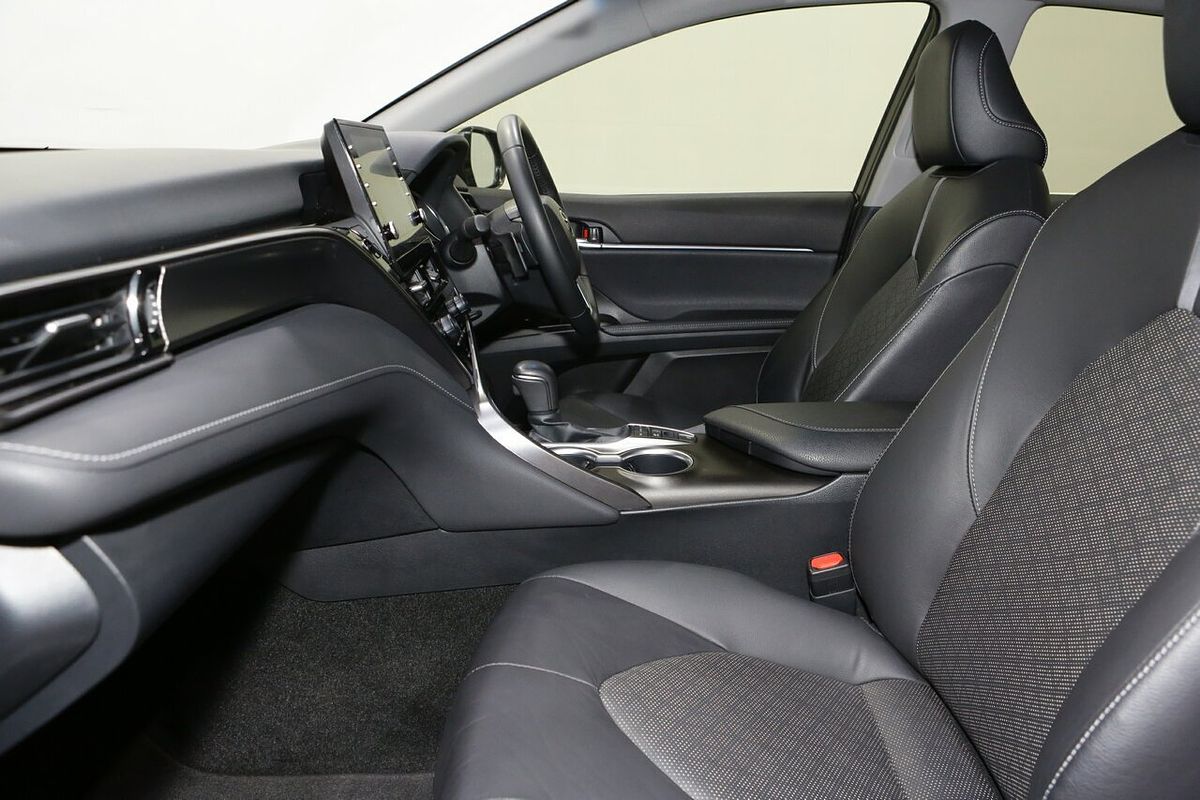 2023 Toyota Camry SX AXVH70R