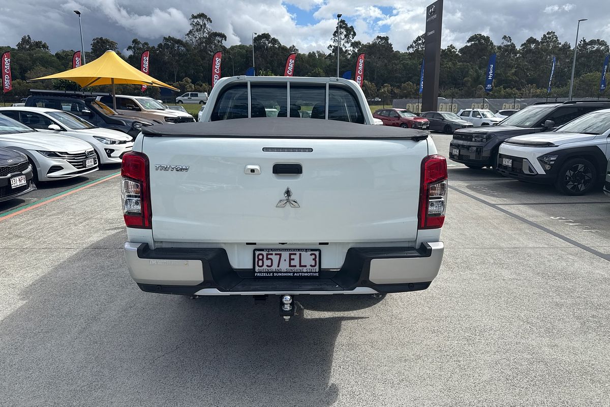 2022 Mitsubishi Triton GLX MR 4X4