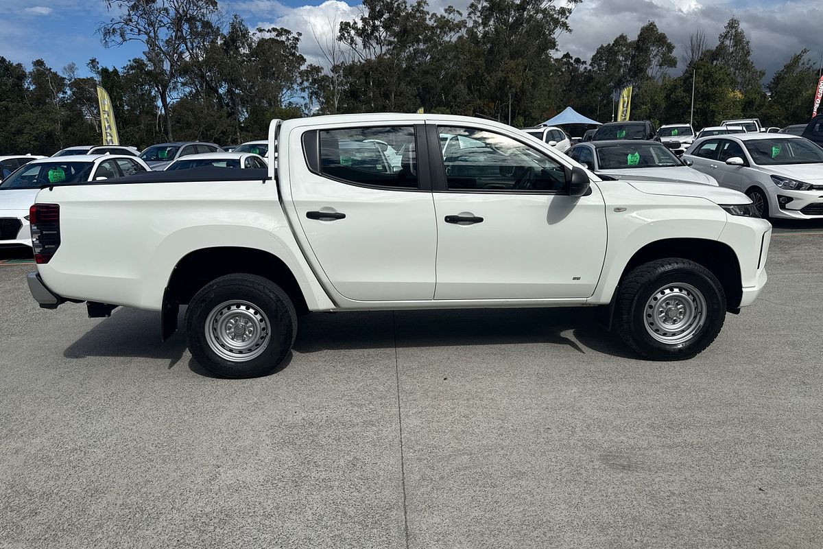 2022 Mitsubishi Triton GLX MR 4X4