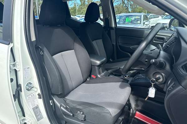 2022 Mitsubishi Triton GLX MR 4X4