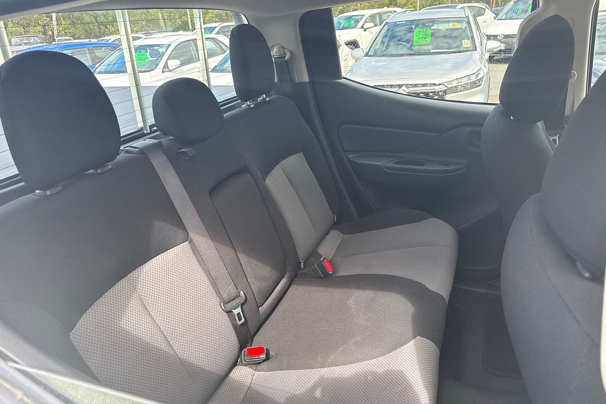 2022 Mitsubishi Triton GLX MR 4X4
