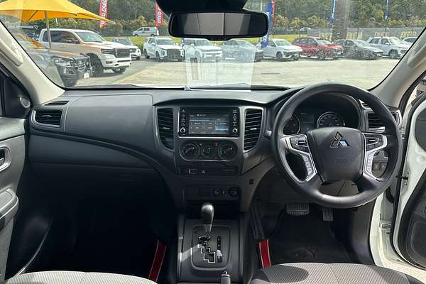 2022 Mitsubishi Triton GLX MR 4X4