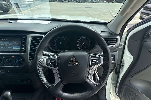 2022 Mitsubishi Triton GLX MR 4X4