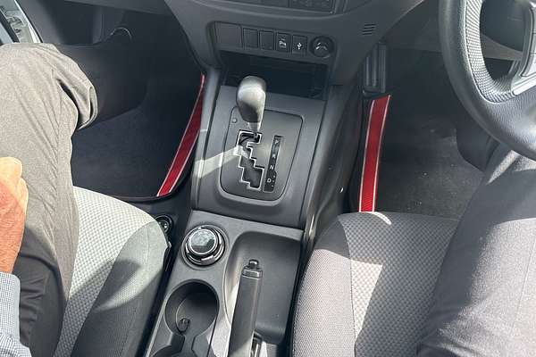 2022 Mitsubishi Triton GLX MR 4X4