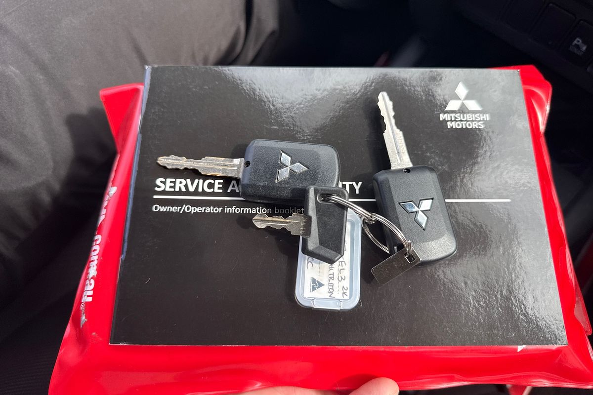 2022 Mitsubishi Triton GLX MR 4X4