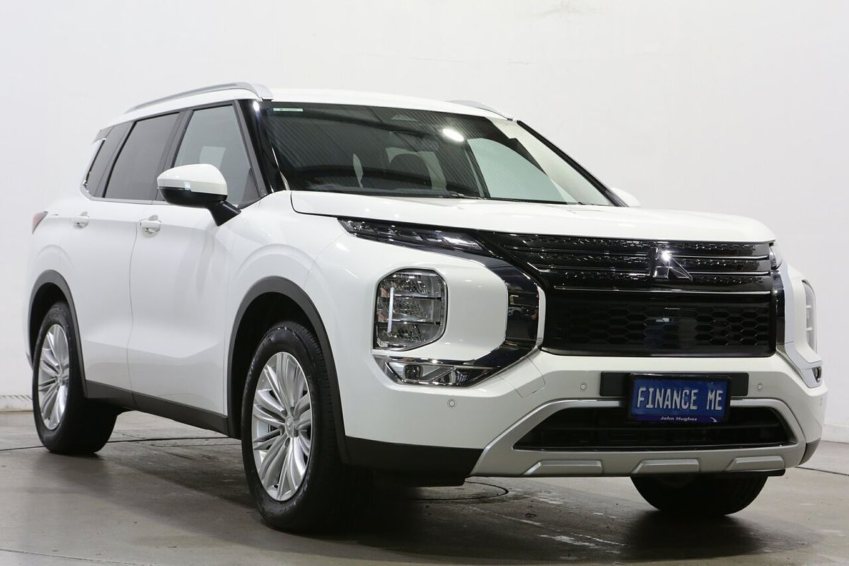 2024 Mitsubishi Outlander LS ZM