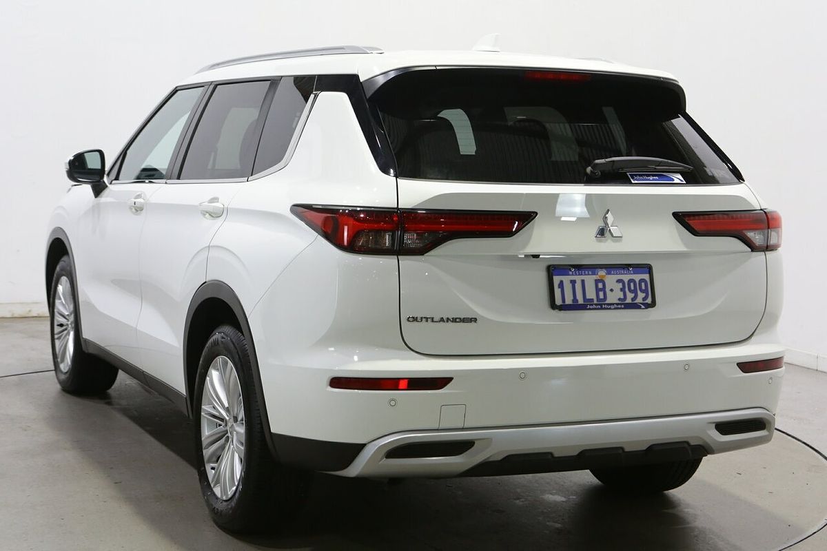 2024 Mitsubishi Outlander LS ZM